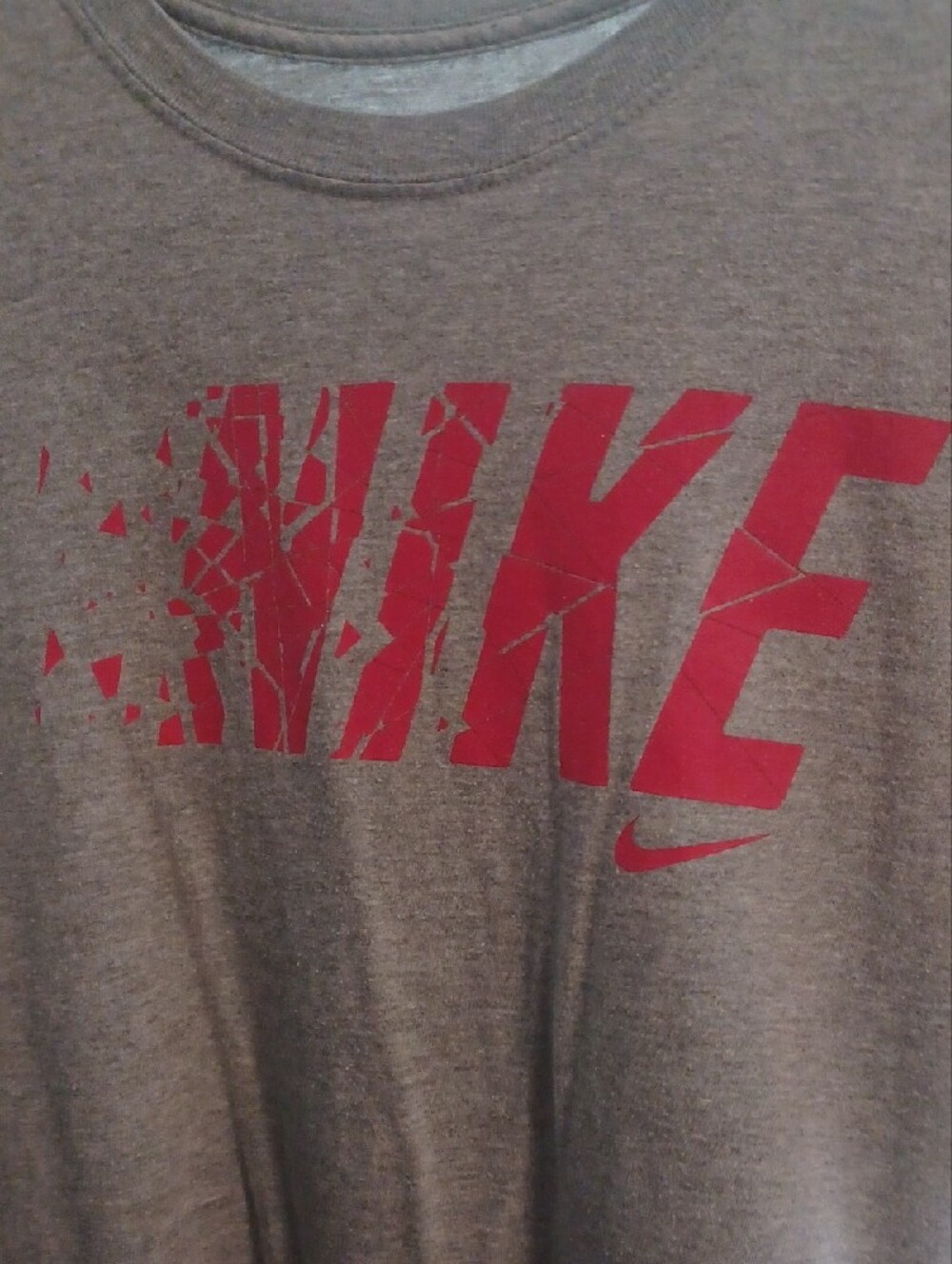 Nike Men’s Gray Short Sleeve Tee with Red Logo Large